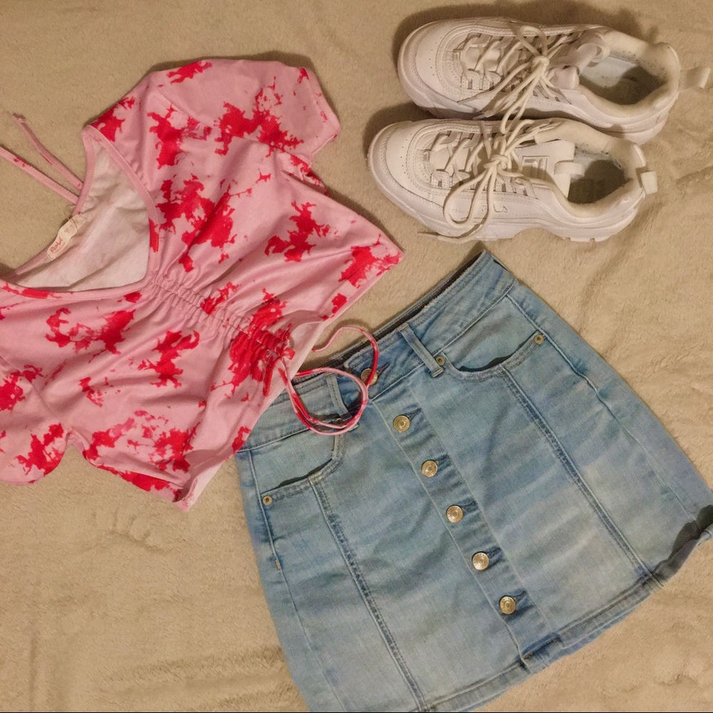 denim mini skirt !